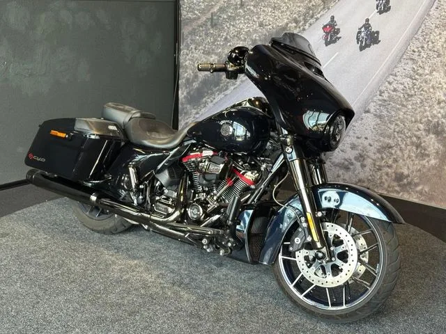 Harley-Davidson Cvo Street Glide (2022) — foto 1