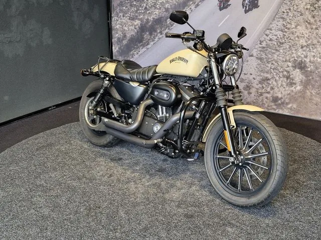 Harley-Davidson Iron 883 (2015) — foto 1