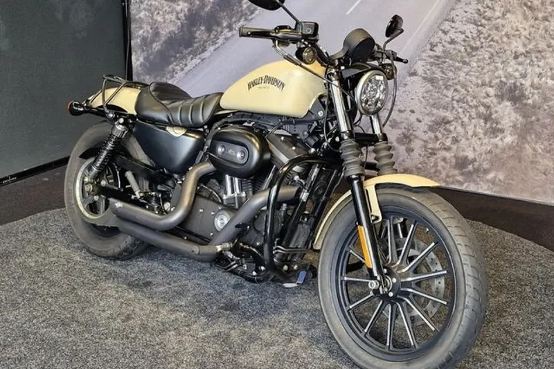 Harley-Davidson Iron 883 (2015)