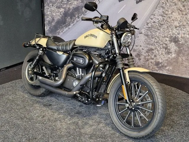Harley-Davidson Iron 883 (2015) — foto 1