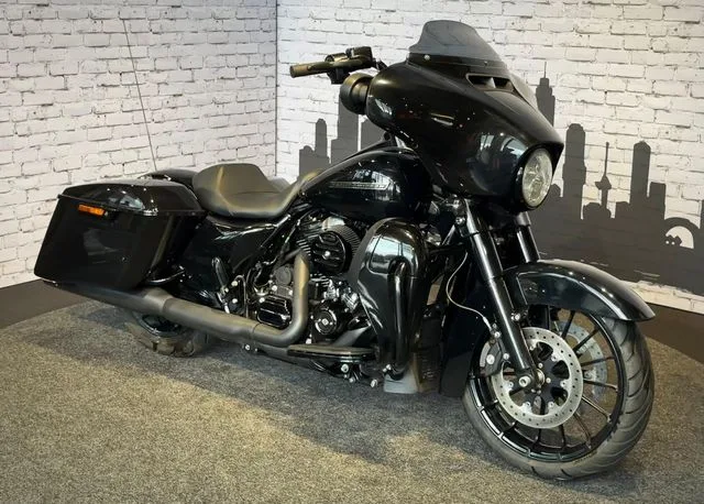 Harley-Davidson Street Glide Special (2019) — foto 1