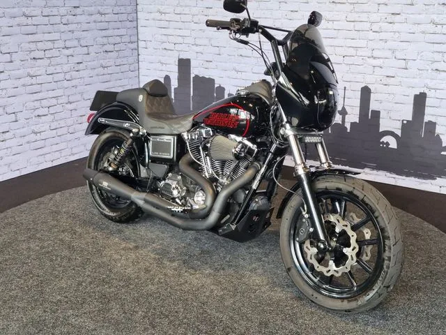Harley-Davidson Low Rider (2017) — foto 1