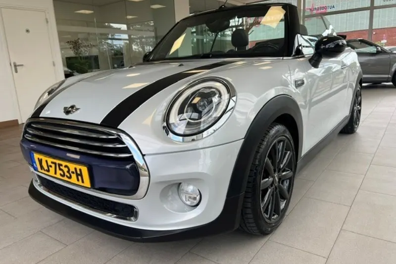 MINI Cabrio (2016)