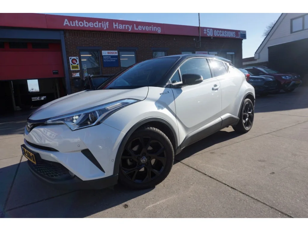 Toyota C-HR (2017) — foto 1