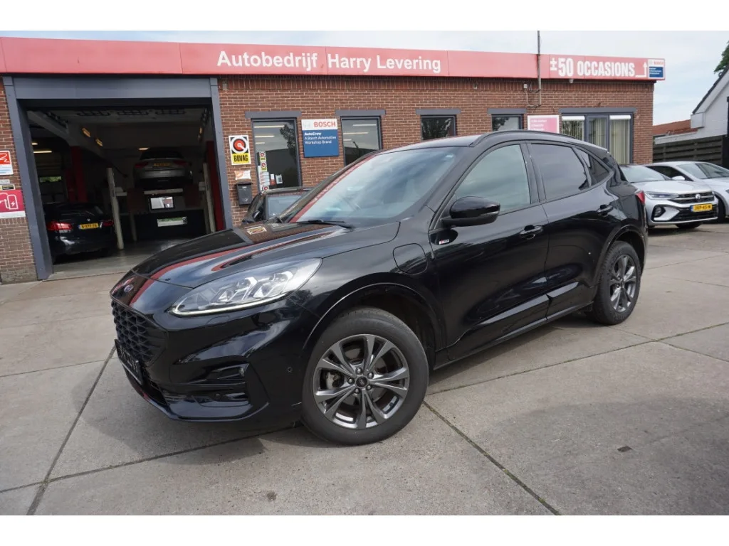 Ford Kuga (2023) — foto 1