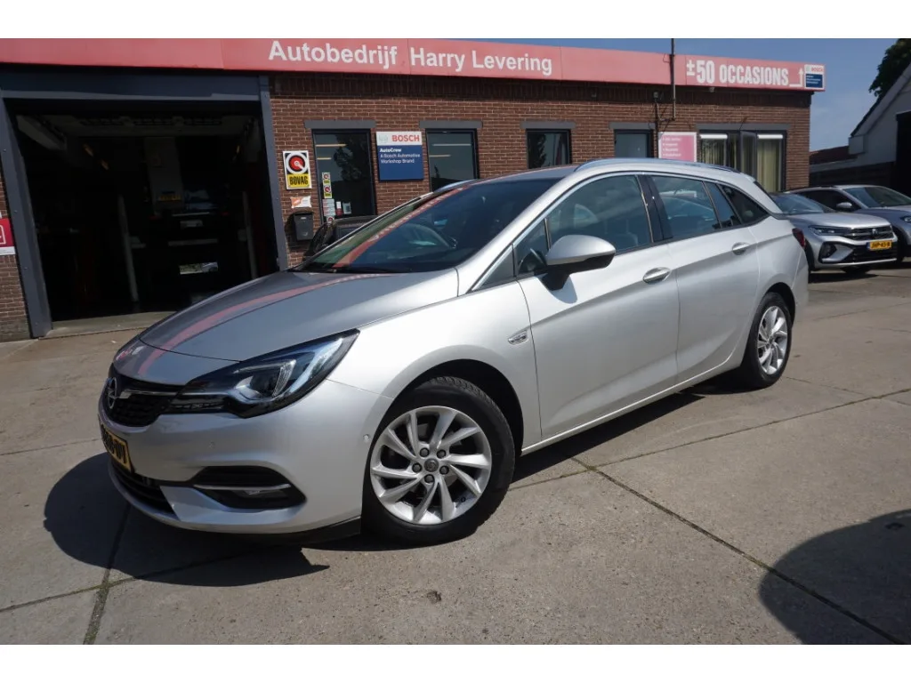 Opel Astra (2020) — foto 1