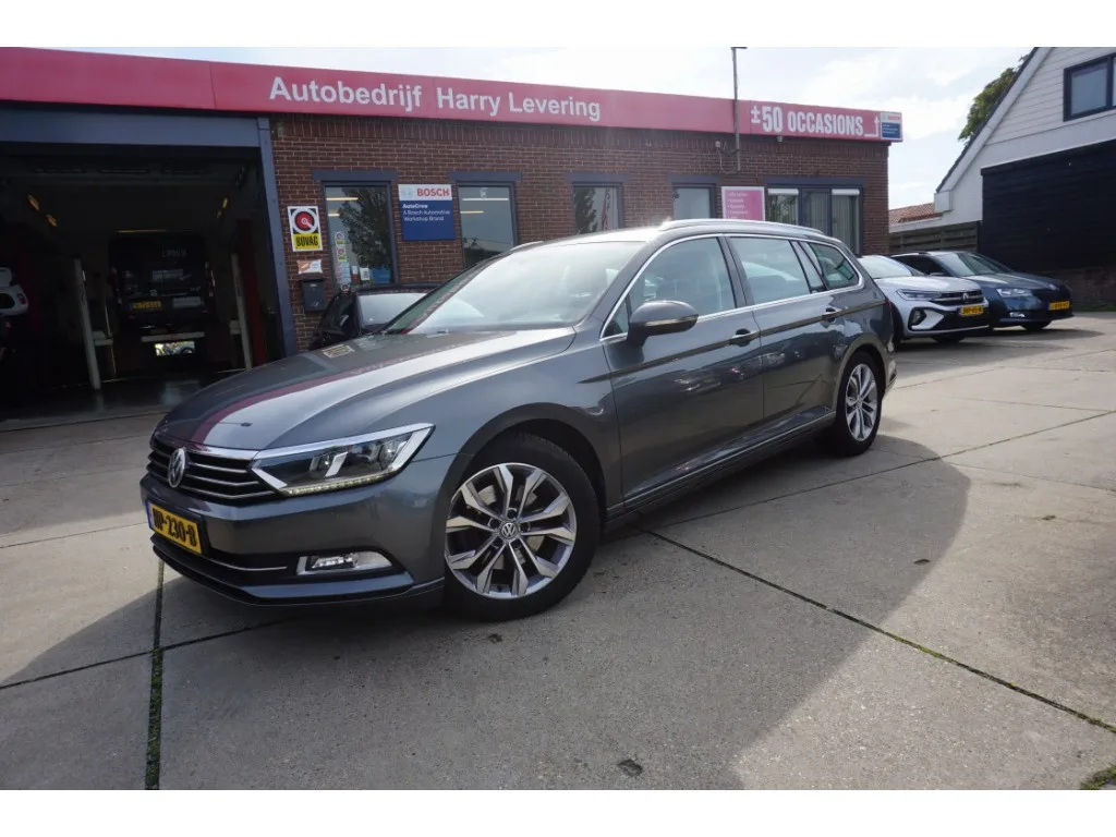 Volkswagen Passat (2015) — foto 1