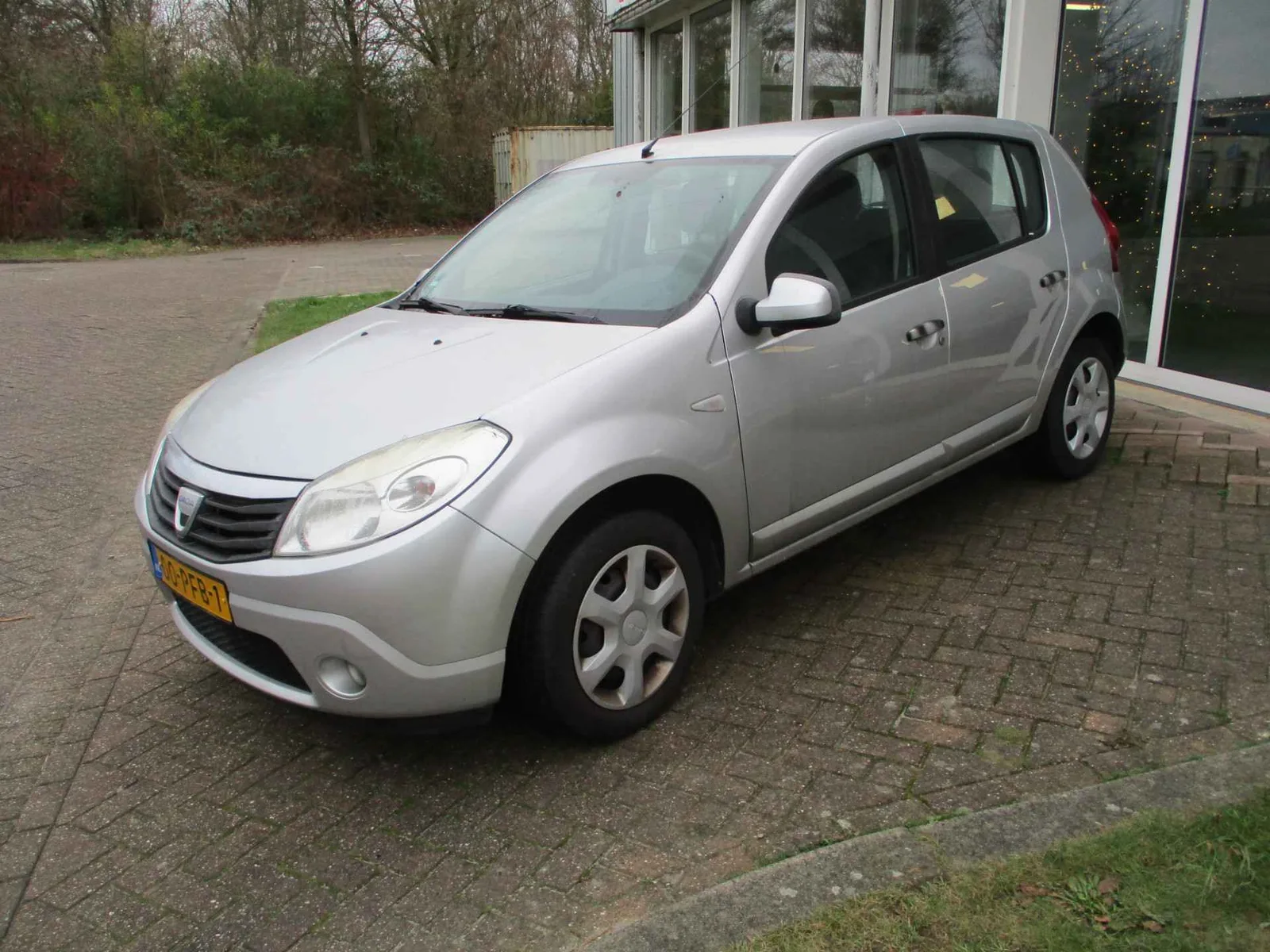 Dacia Sandero (2011) — foto 1