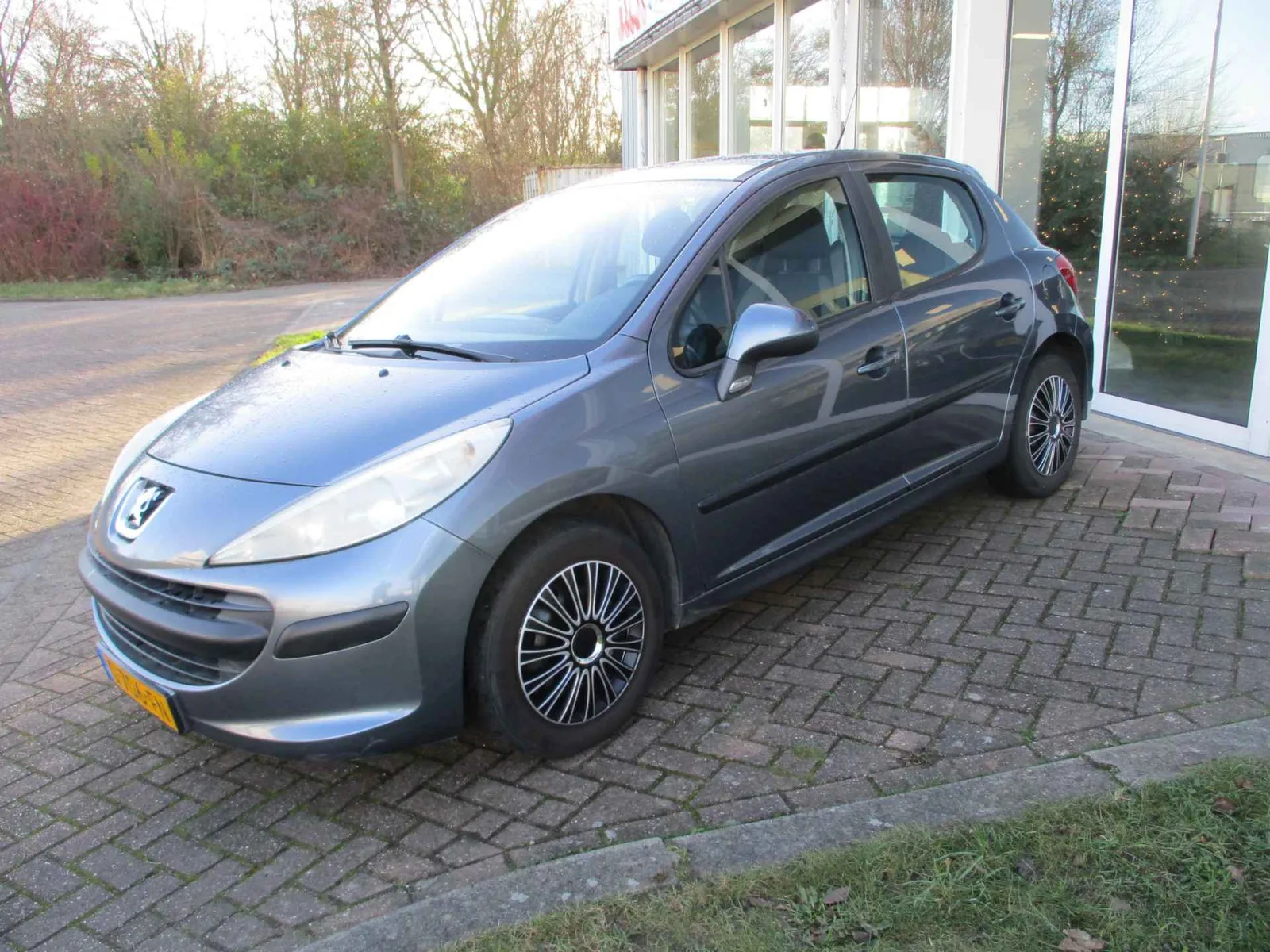 Peugeot 207 (2008) — foto 1