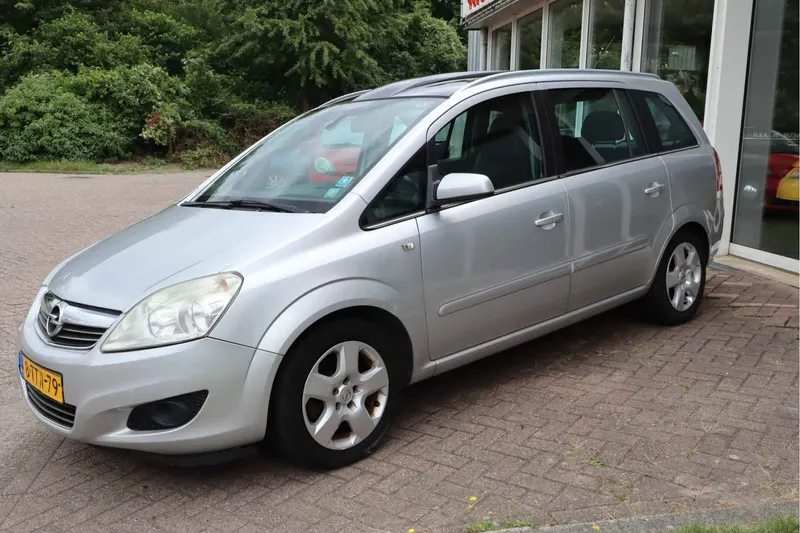 Opel Zafira (2008)