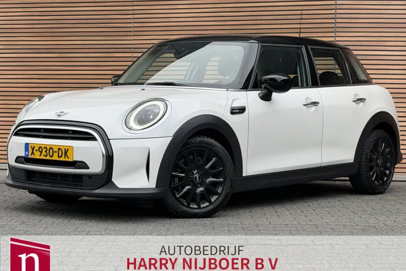 MINI Cooper (2023)