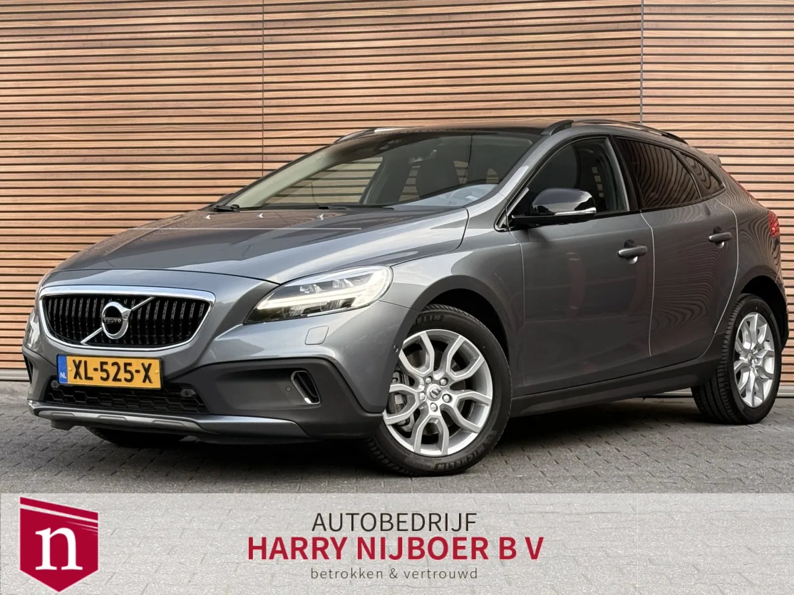 Volvo V40 Cross Country (2019) — foto 1