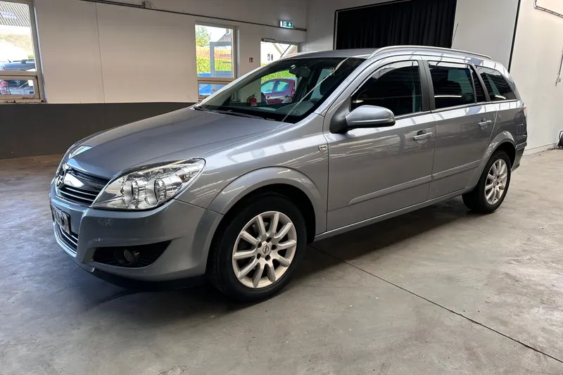 Opel Astra (2008)
