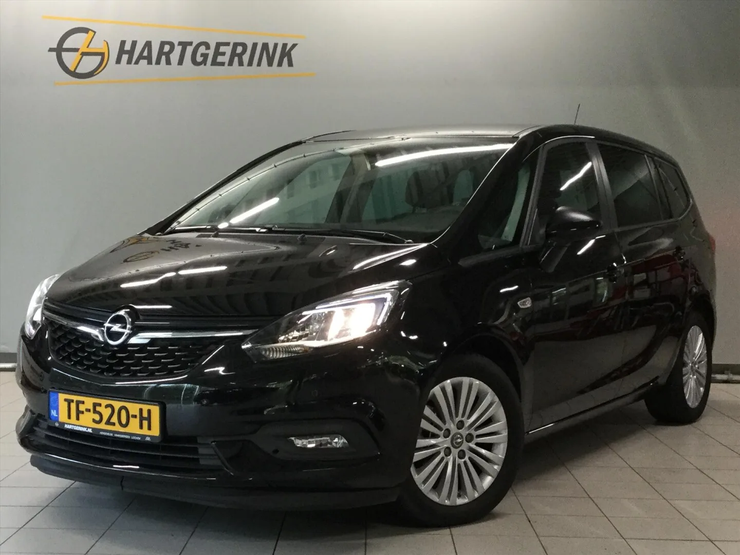 Opel Zafira (2018) — foto 1