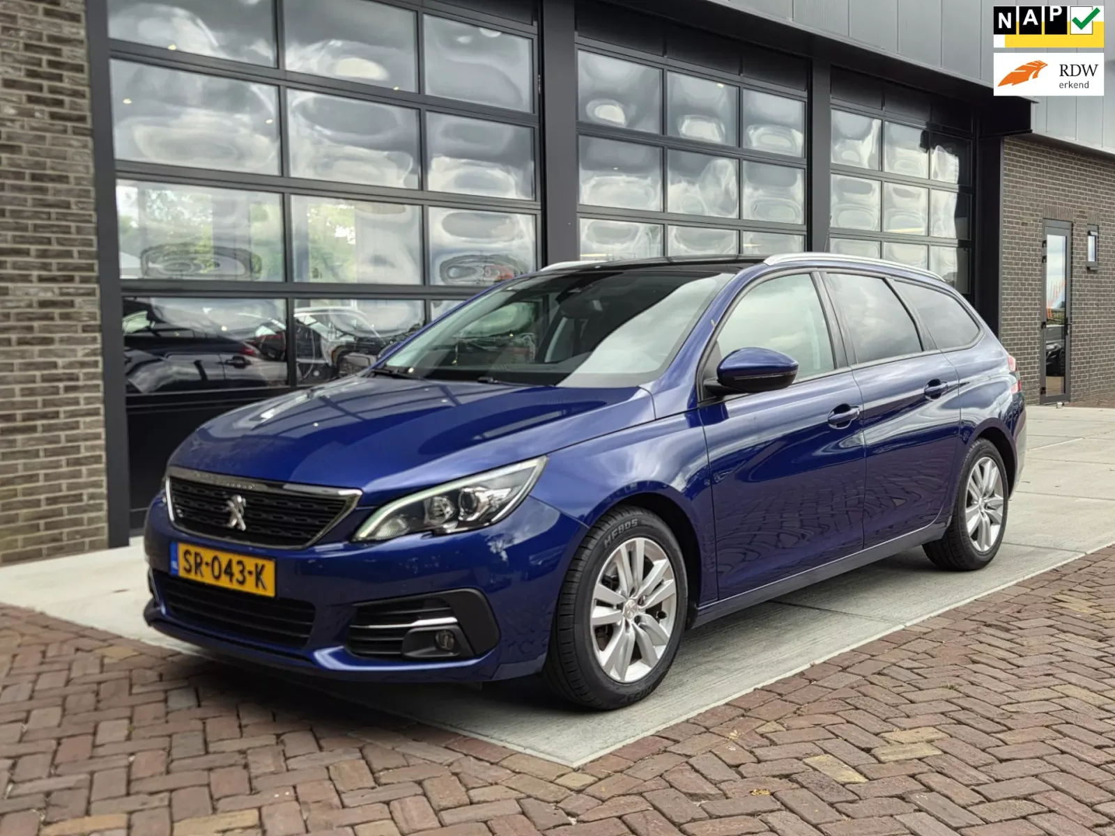 Peugeot 308 (2018) — foto 1