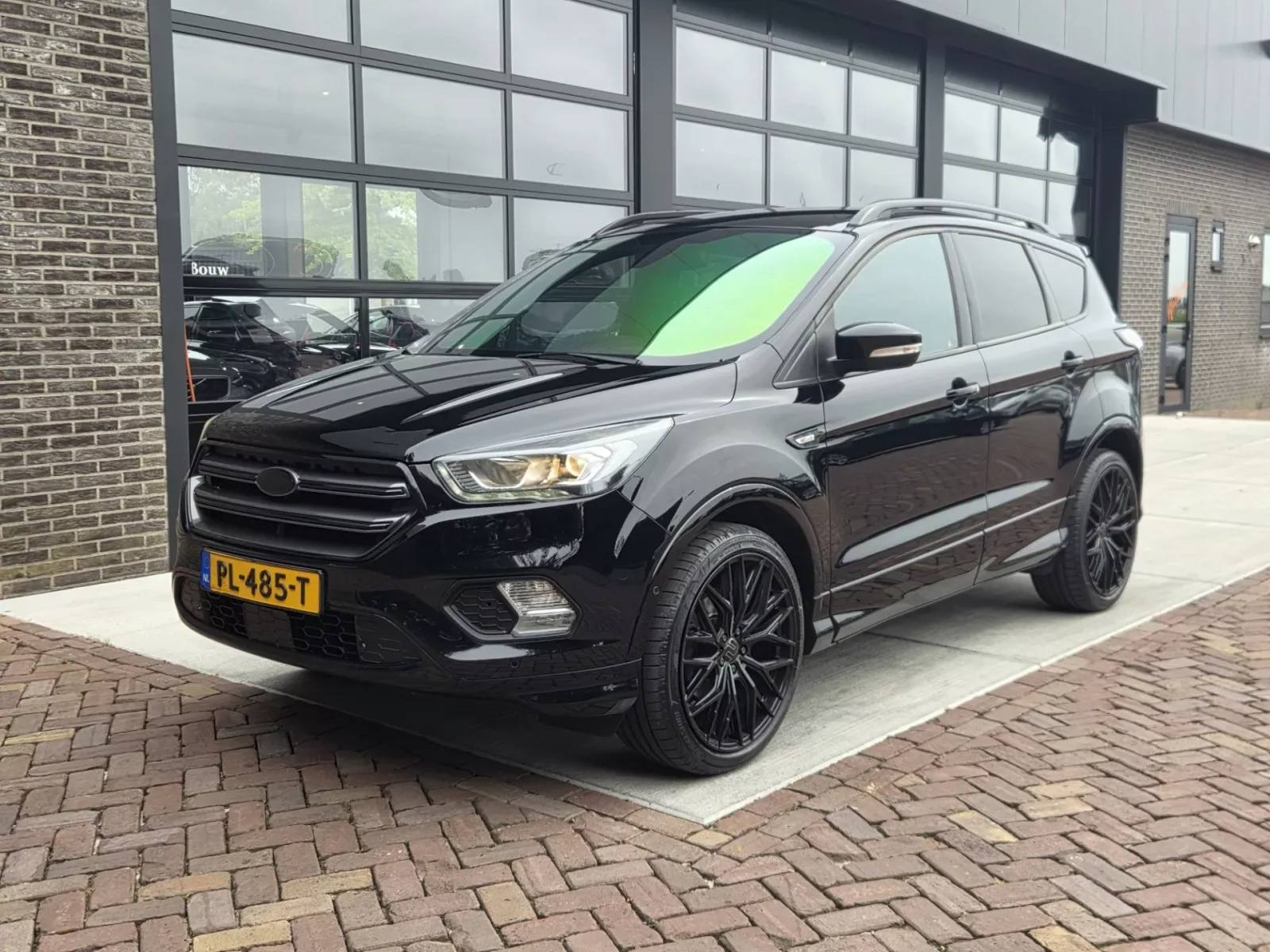 Ford Kuga (2017) — foto 1
