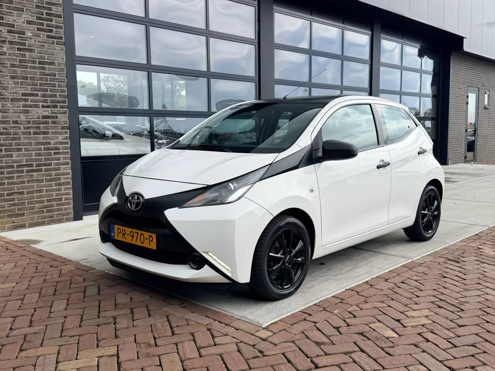 Toyota Aygo (2017) — foto 1