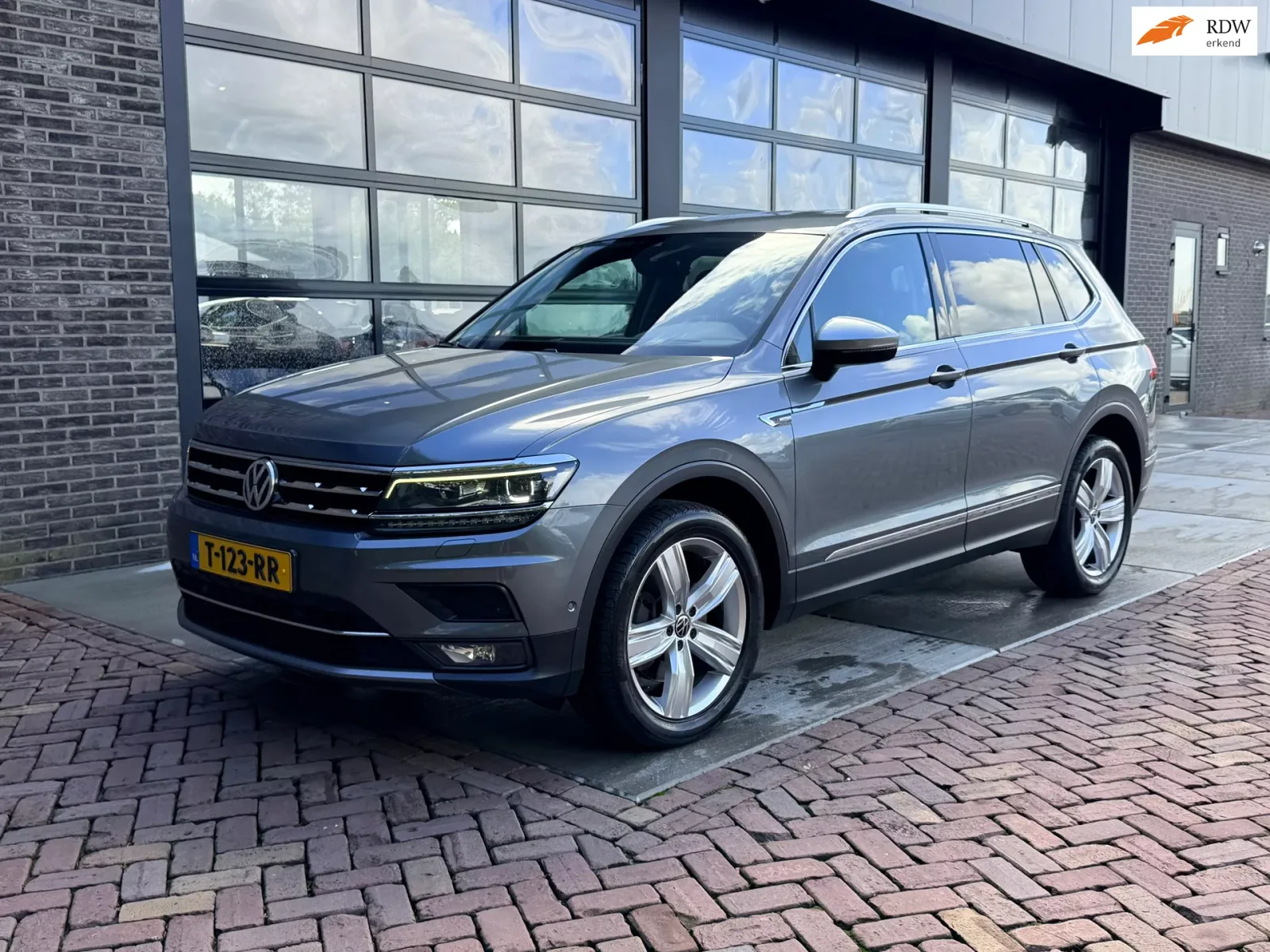 Volkswagen Tiguan (2018) — foto 1