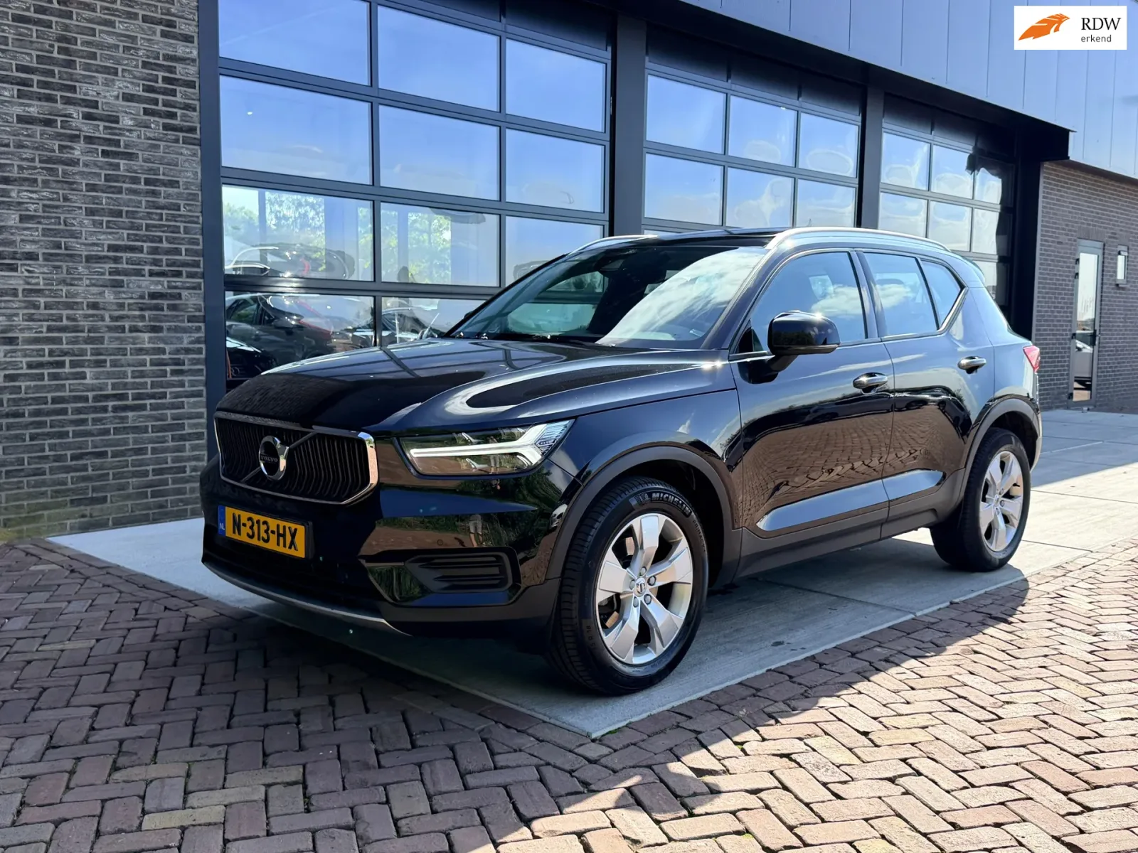 Volvo XC40 (2018) — foto 1