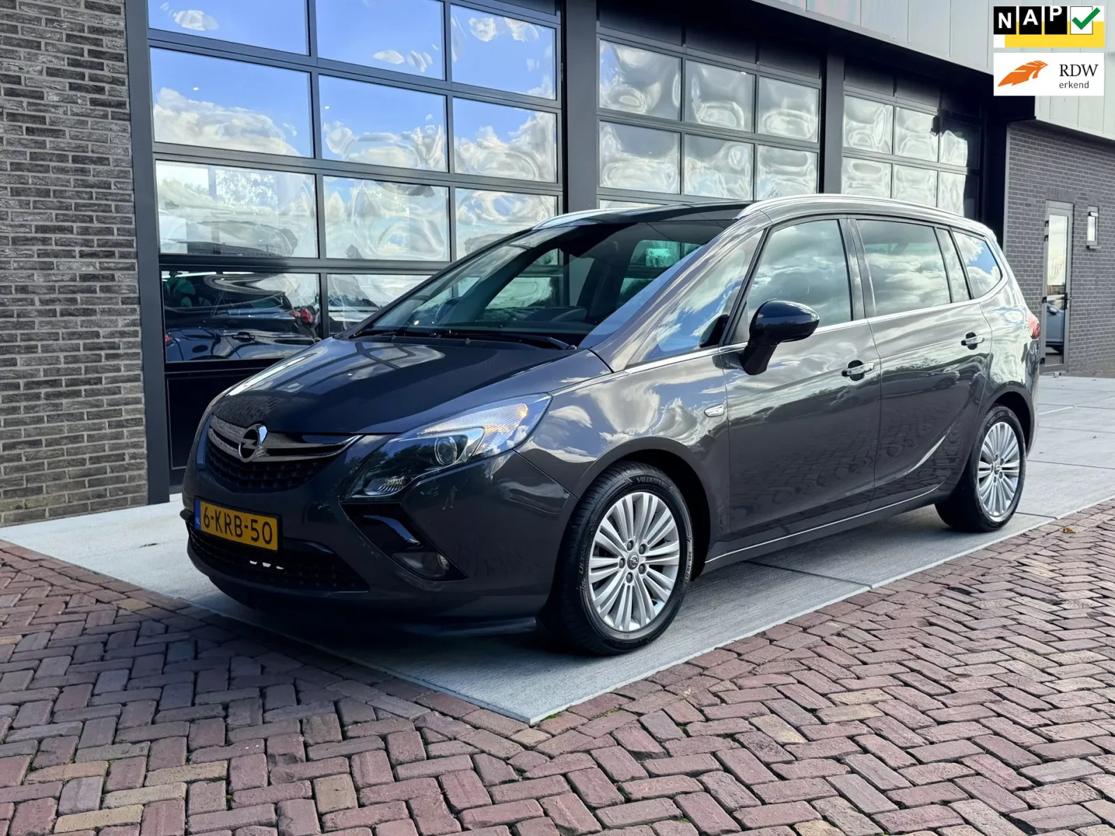 Opel Zafira (2013) — foto 1