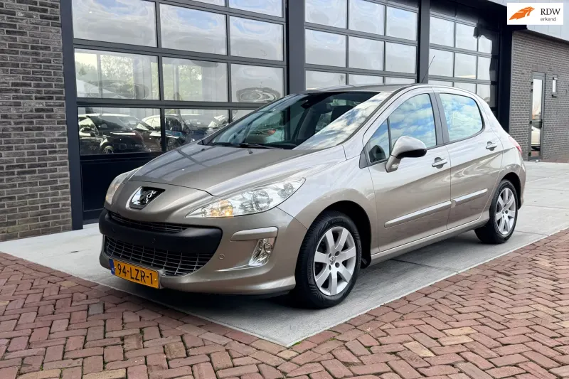 Peugeot 308 (2010)