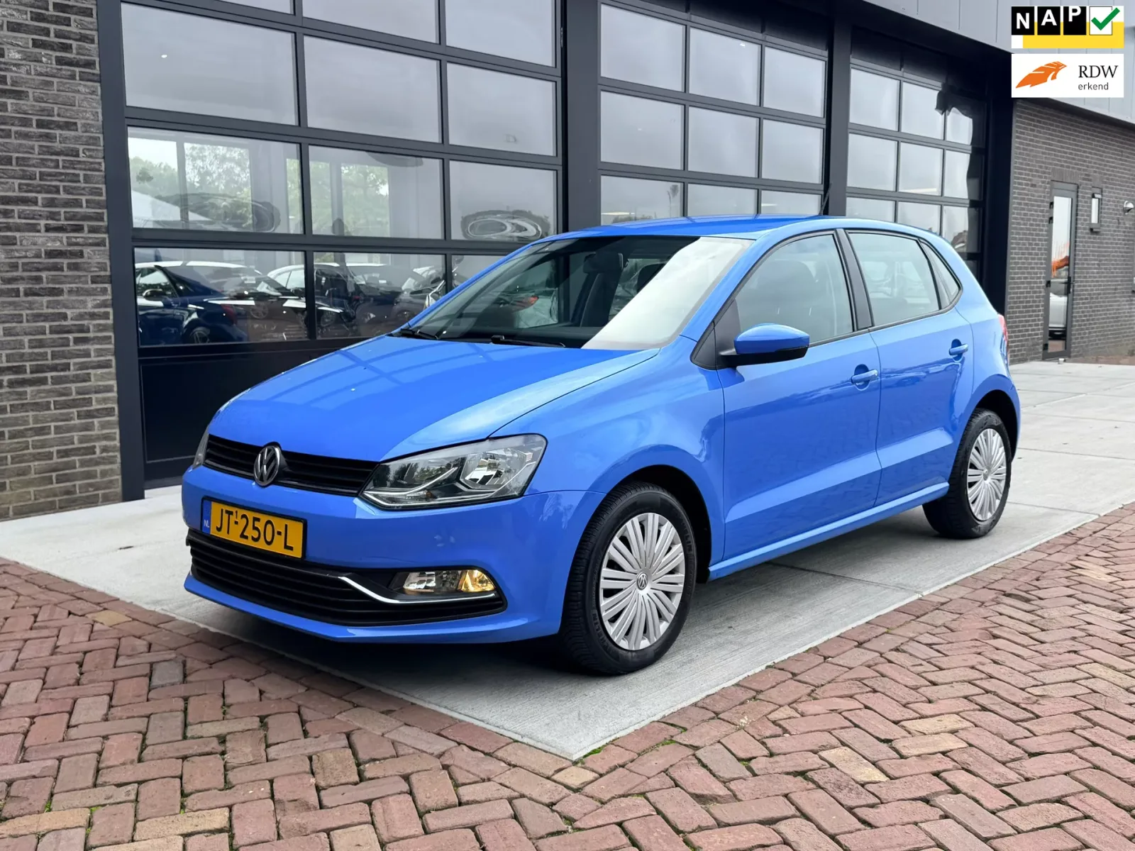 Volkswagen Polo (2016) — foto 1