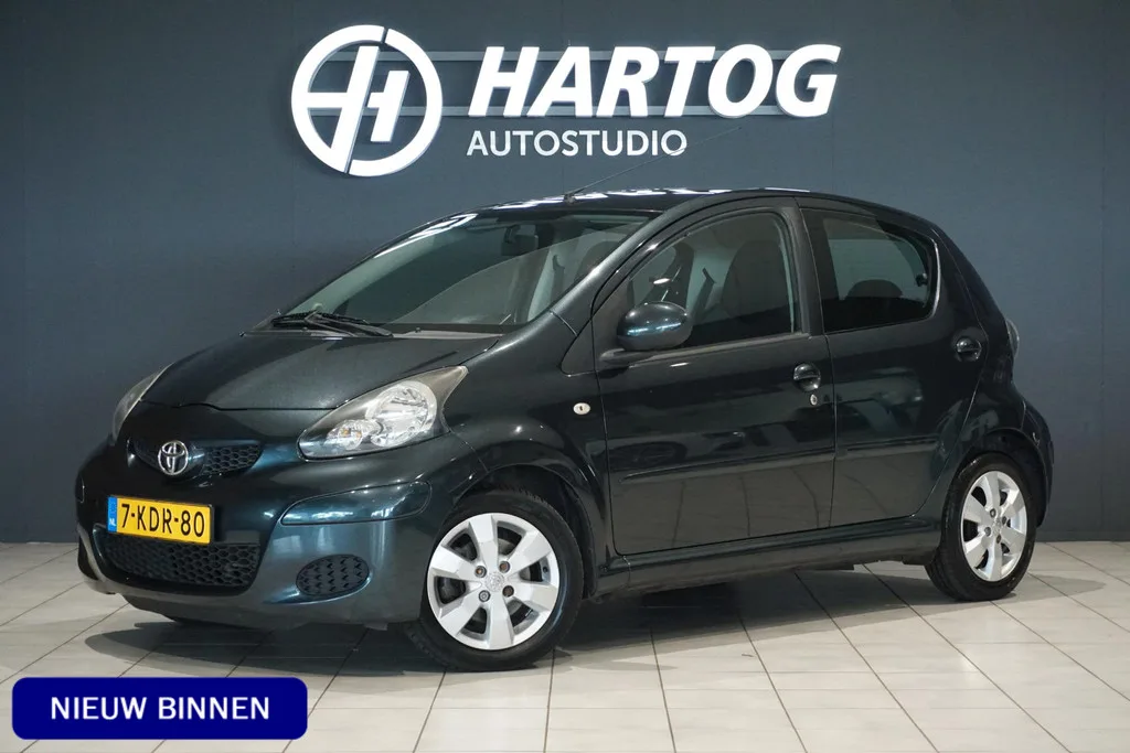 Toyota Aygo (2011) — foto 1