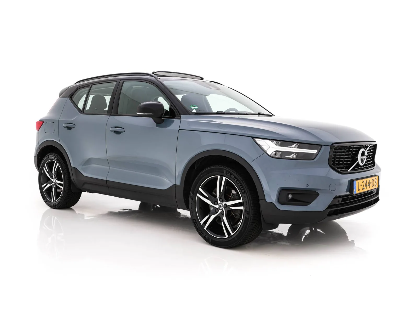 Volvo XC40 (2021) — foto 1