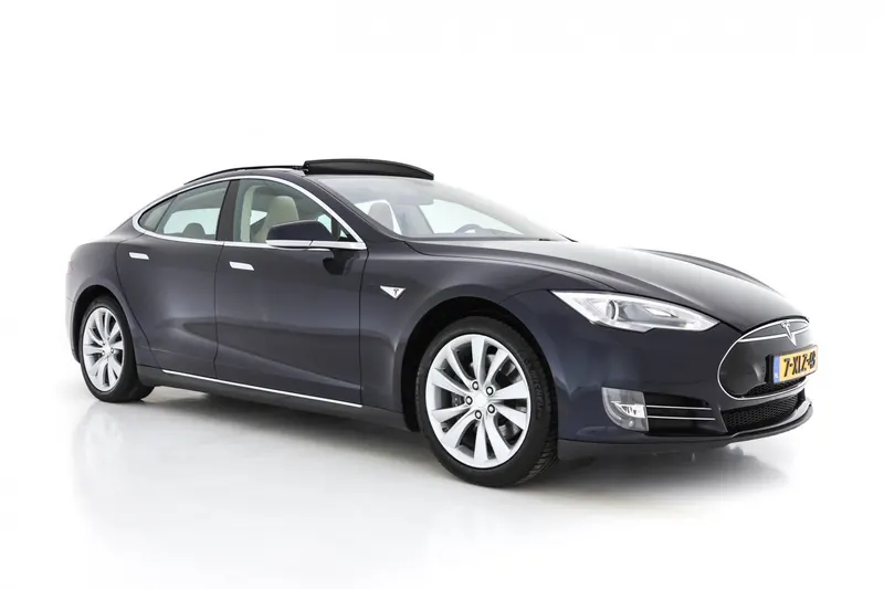 Tesla Model S (2014)