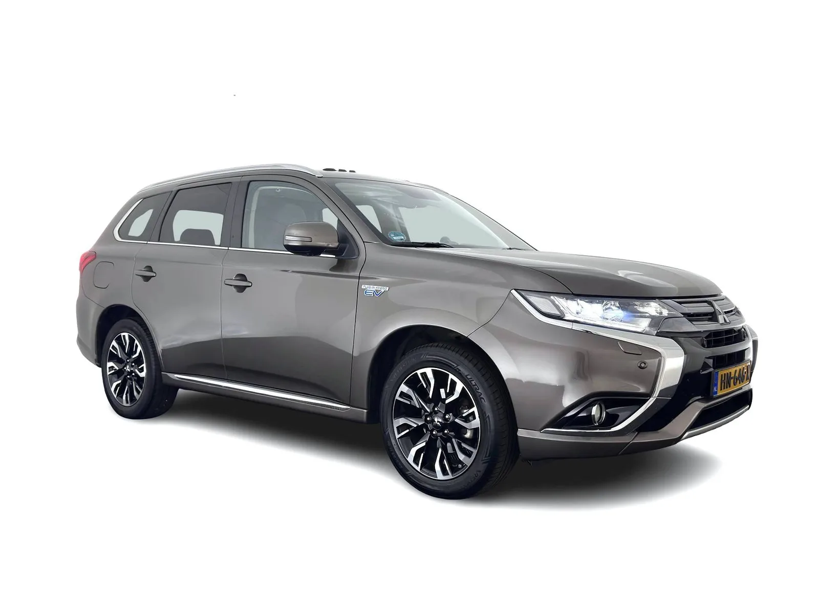 Mitsubishi Outlander (2015) — foto 1
