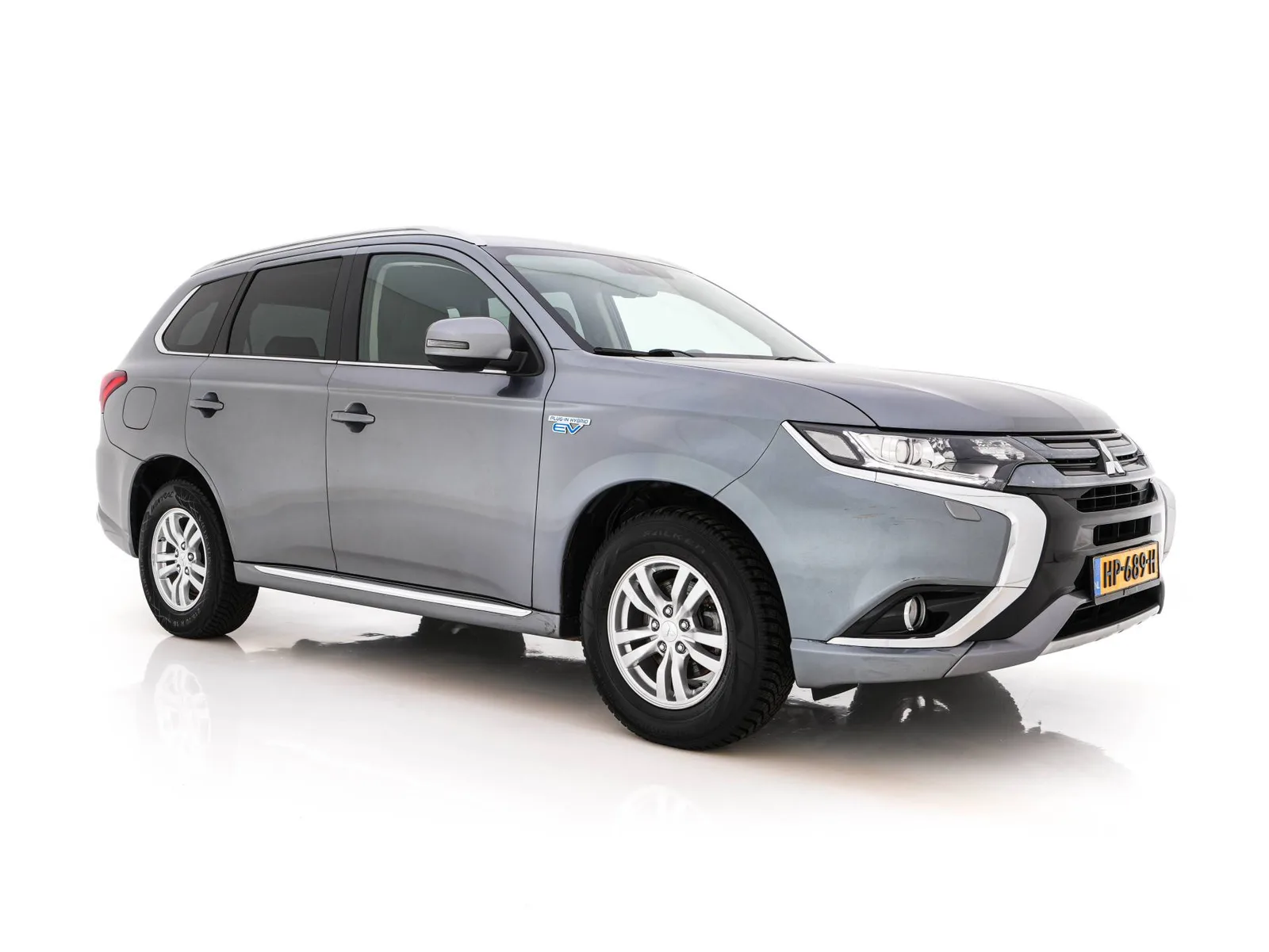 Mitsubishi Outlander (2015) — foto 1