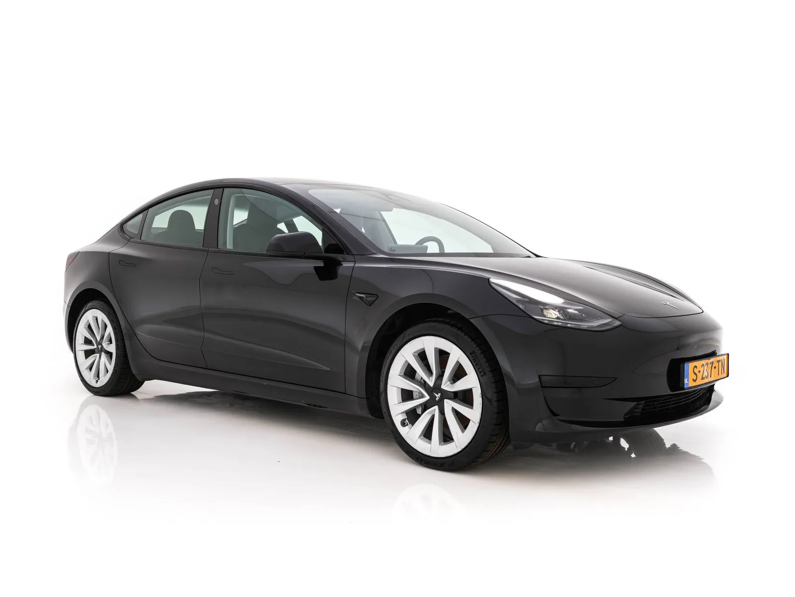 Tesla Model 3 (2023) — foto 1