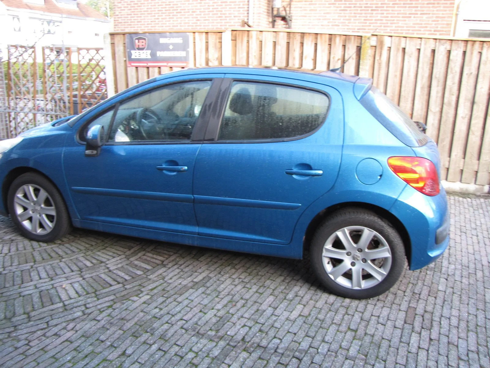 Peugeot 207 (2008) — foto 1