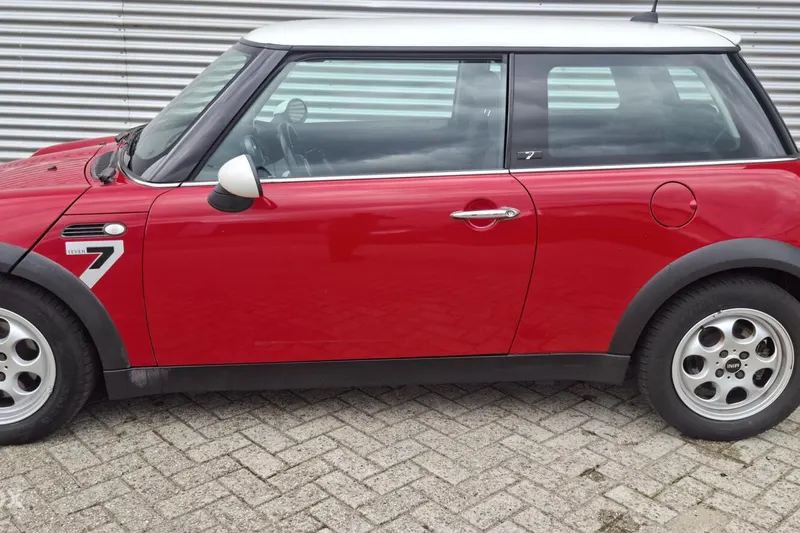 MINI Cooper (2006)
