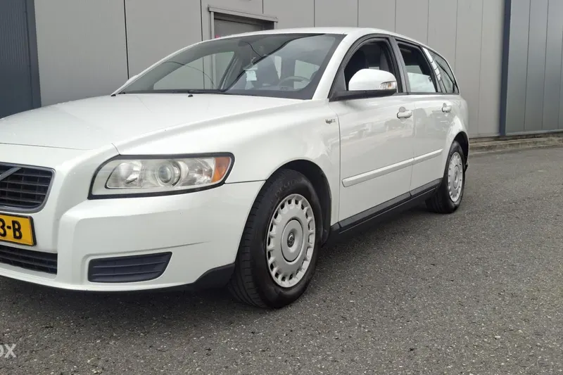 Volvo V50 (2009)