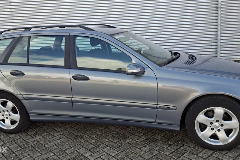 Mercedes-Benz C-Klasse (2005)