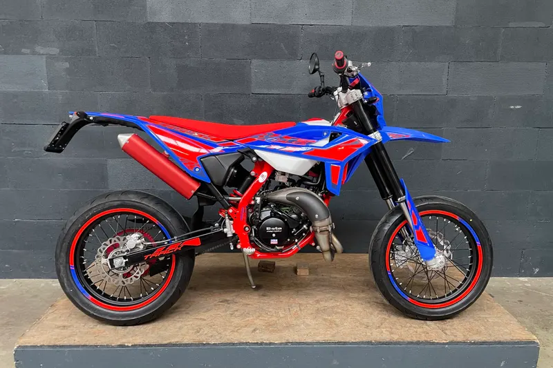 Beta RR50 2T Track Blauw/Rood 50 Track (2026)