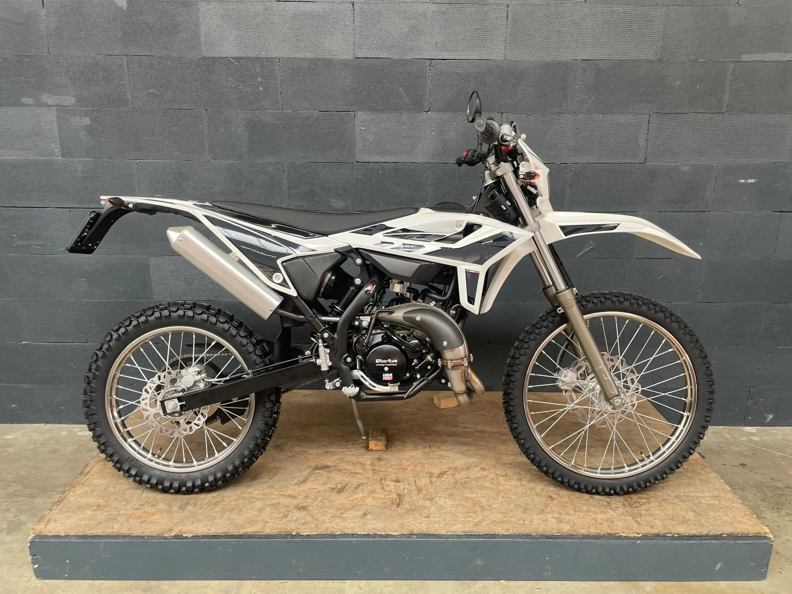 Beta RR50 2T Enduro Wit 50 Enduro (2026) — foto 1