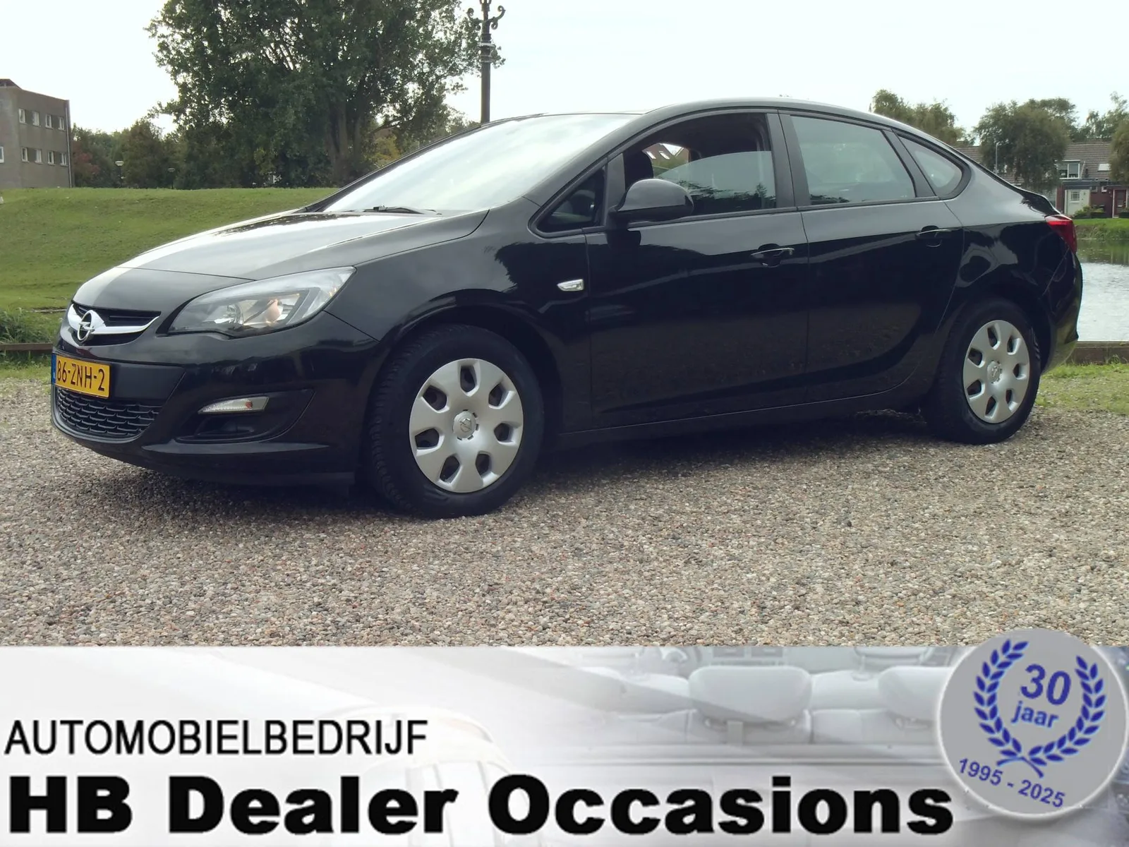 Opel Astra (2012) — foto 1