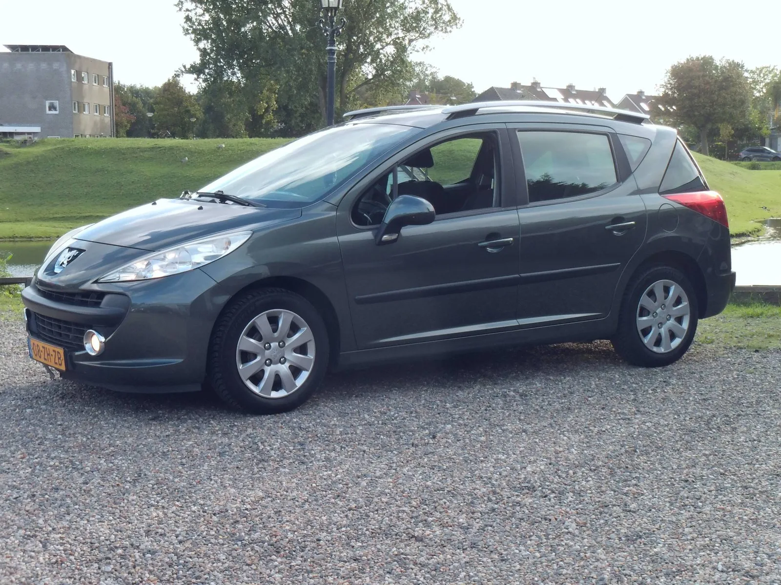 Peugeot 207 (2008) — foto 1