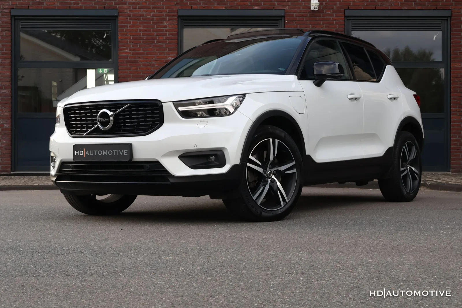 Volvo XC40 (2019) — foto 1