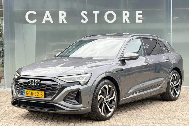 Audi Q8 e-tron (2024)