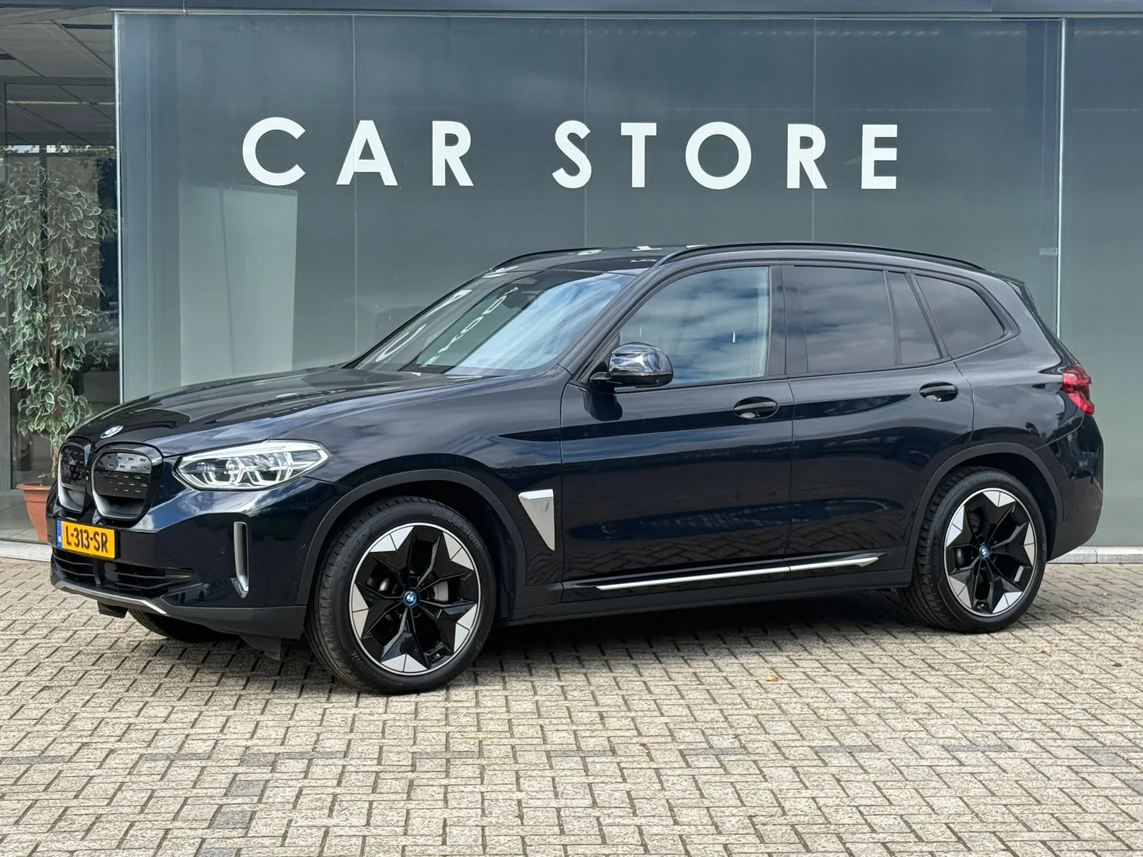 BMW iX3 (2021) — foto 1