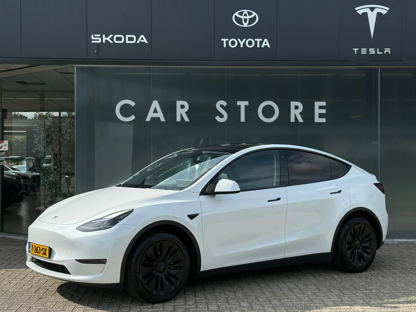 Tesla Model Y (2023) — foto 1