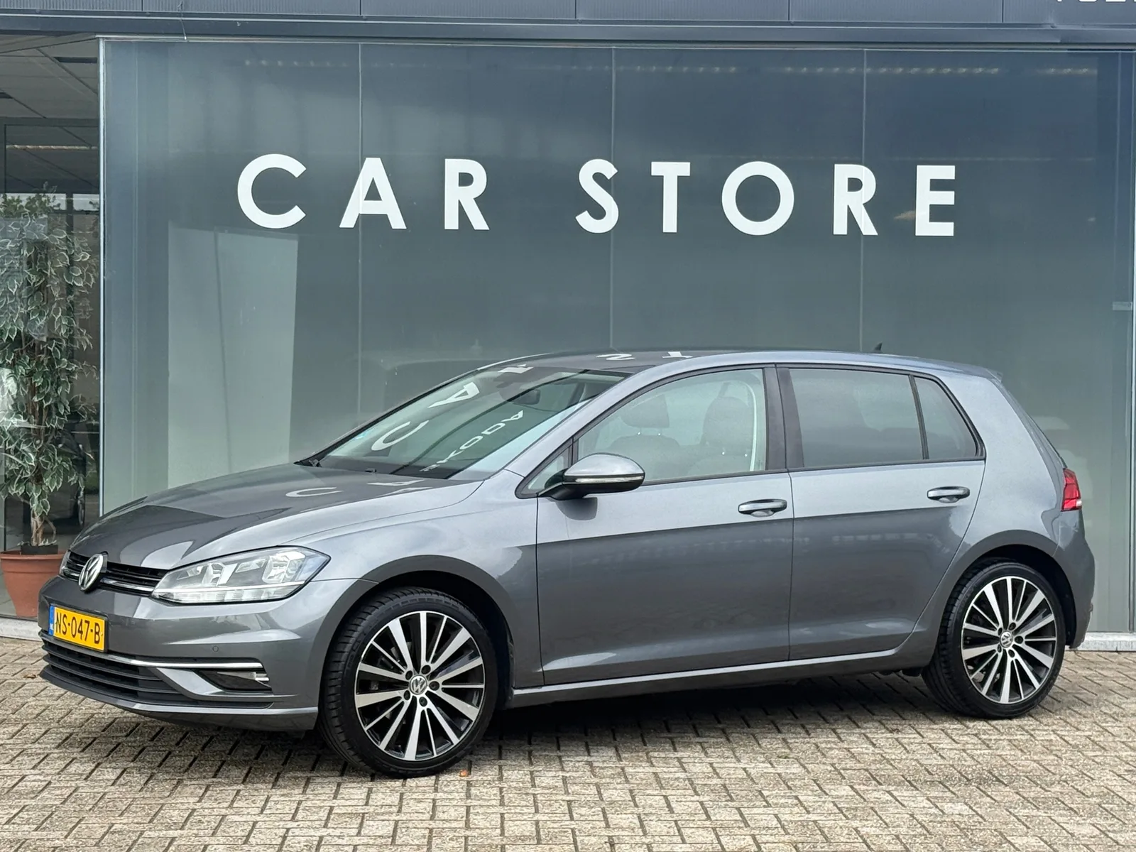 Volkswagen Golf (2017) — foto 1