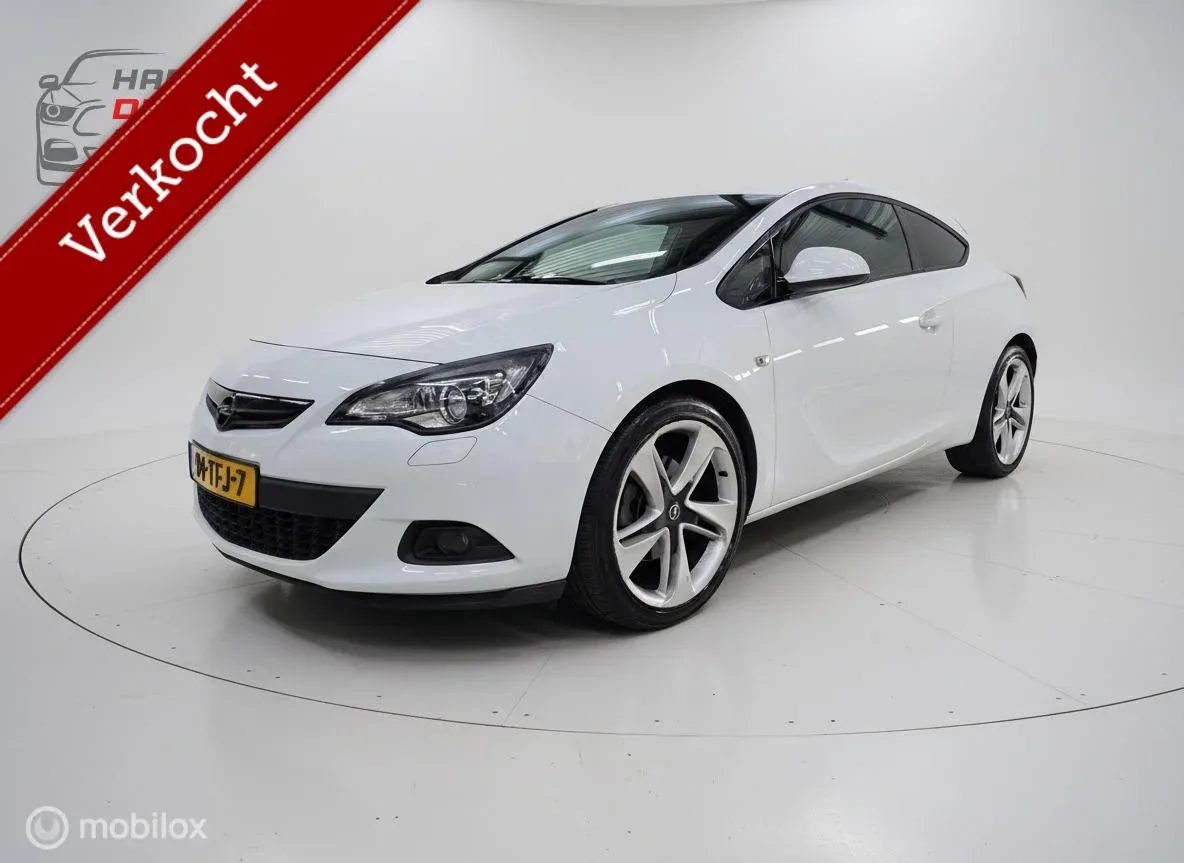 Opel Astra (2012) — foto 1