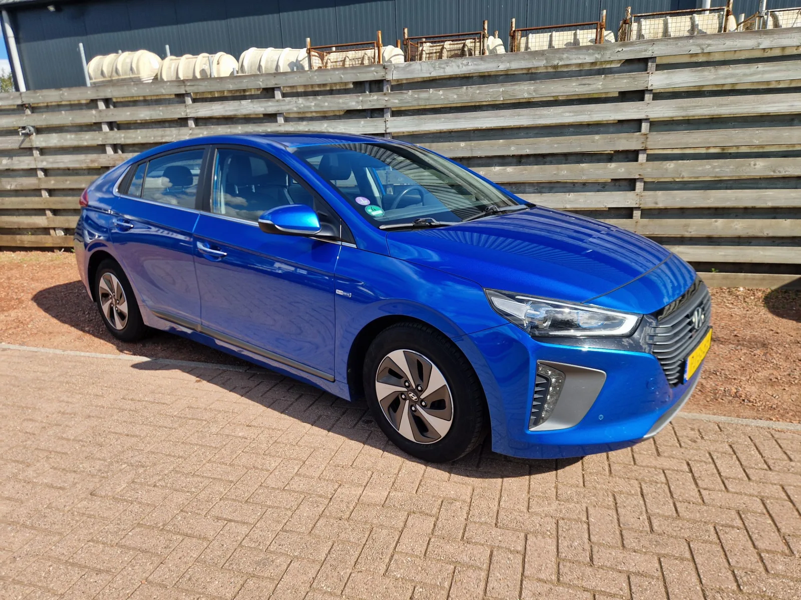 Hyundai Ioniq (2017) — foto 1