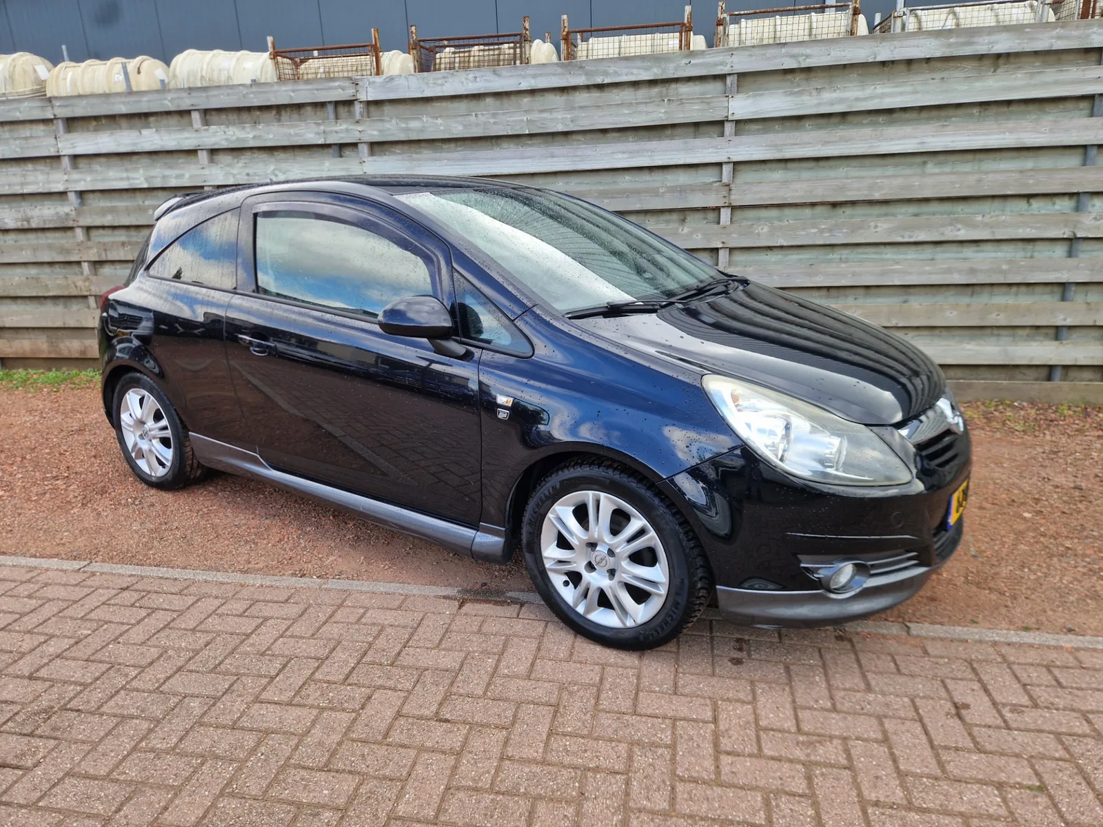 Opel Corsa (2010) — foto 1