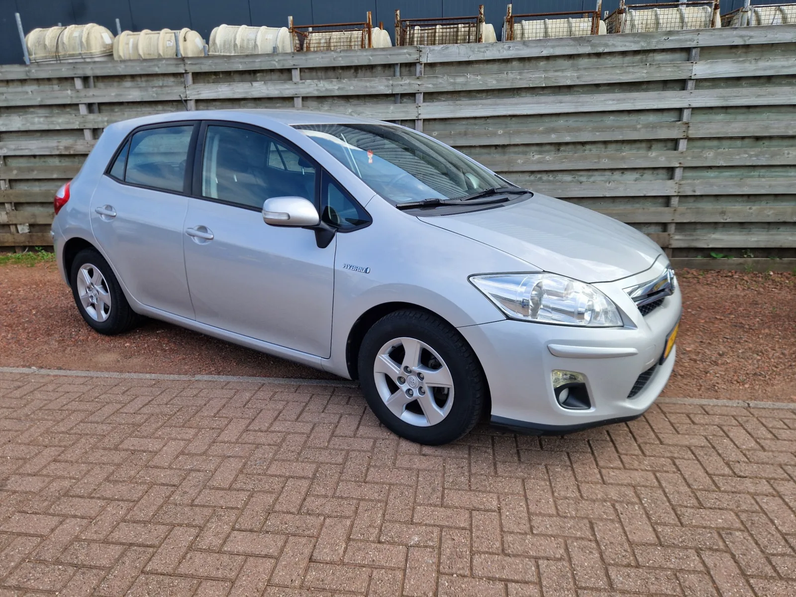 Toyota Auris (2012) — foto 1