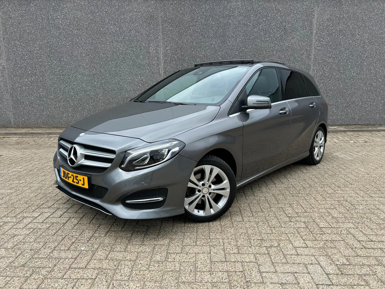 Mercedes-Benz B-Klasse (2017) — foto 1